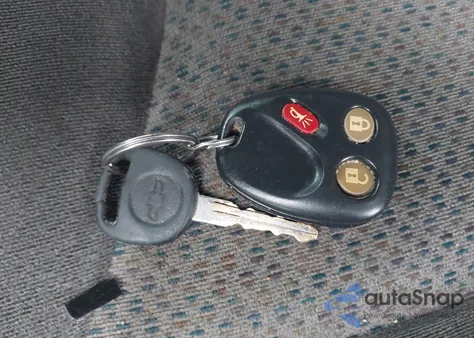 2005 Chevrolet Silverado 1500 Ls из США, поврежденный, VIN 2GCEC19T751379381